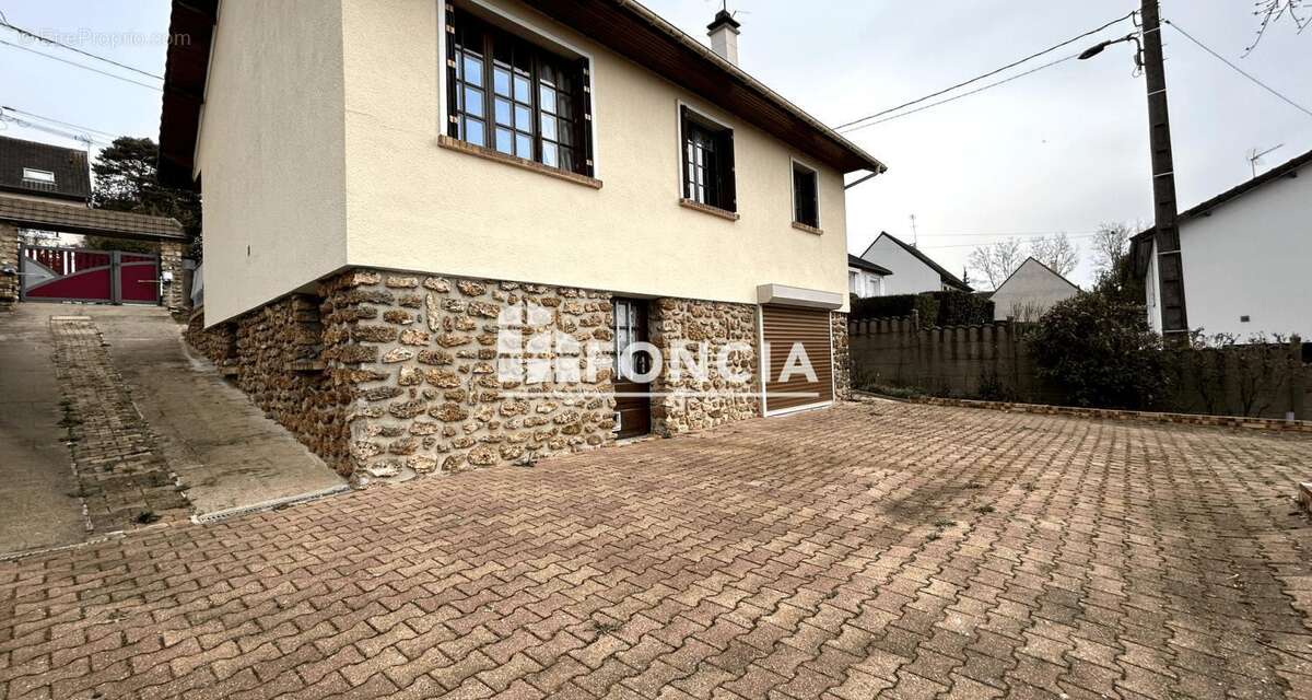 Maison à CORBEIL-ESSONNES