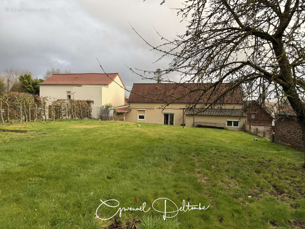 Maison à FAMPOUX