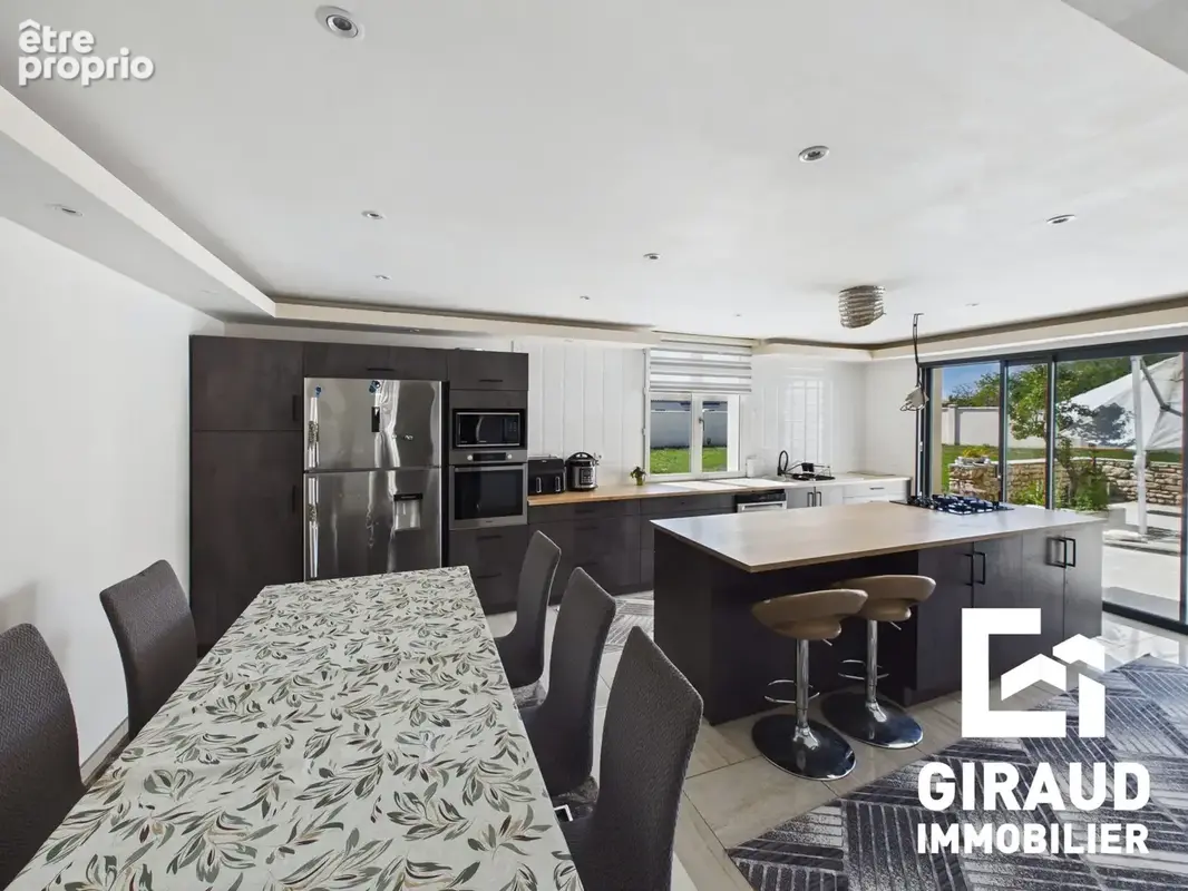 Maison 9 pièces 314 m² à vendre à Fontenay-Le-Comte (85200) - photo 7