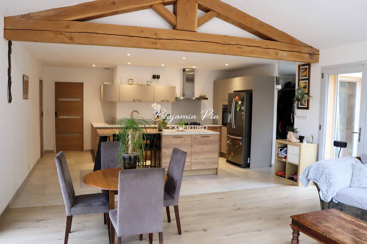 Maison à SAINT-SATURNIN-LES-APT