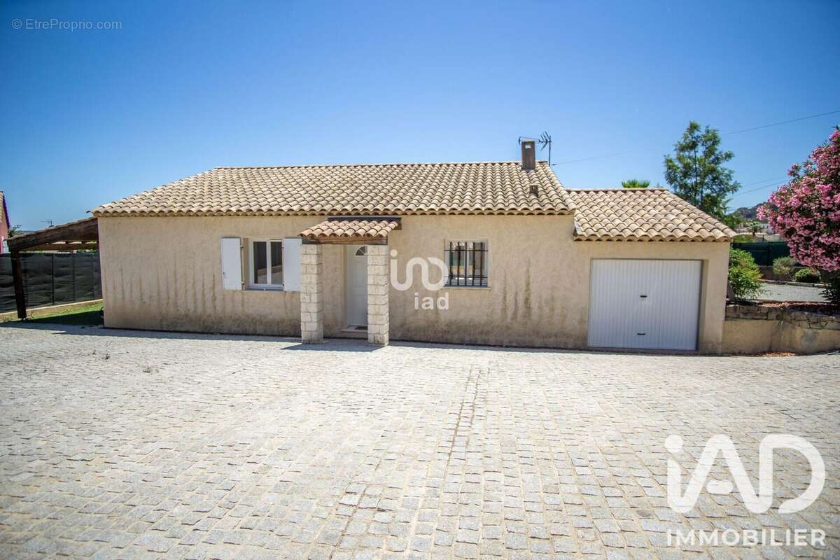 Photo 3 - Maison à ROQUEBRUNE-SUR-ARGENS