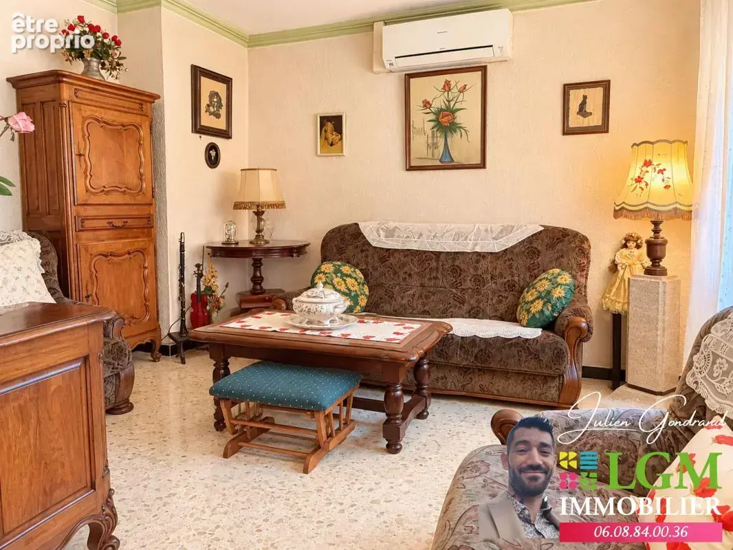 Maison de 132,62 m² avec piscine et terrain divisible et constructible de 1 374 m² à Rodilhan  - photo 7