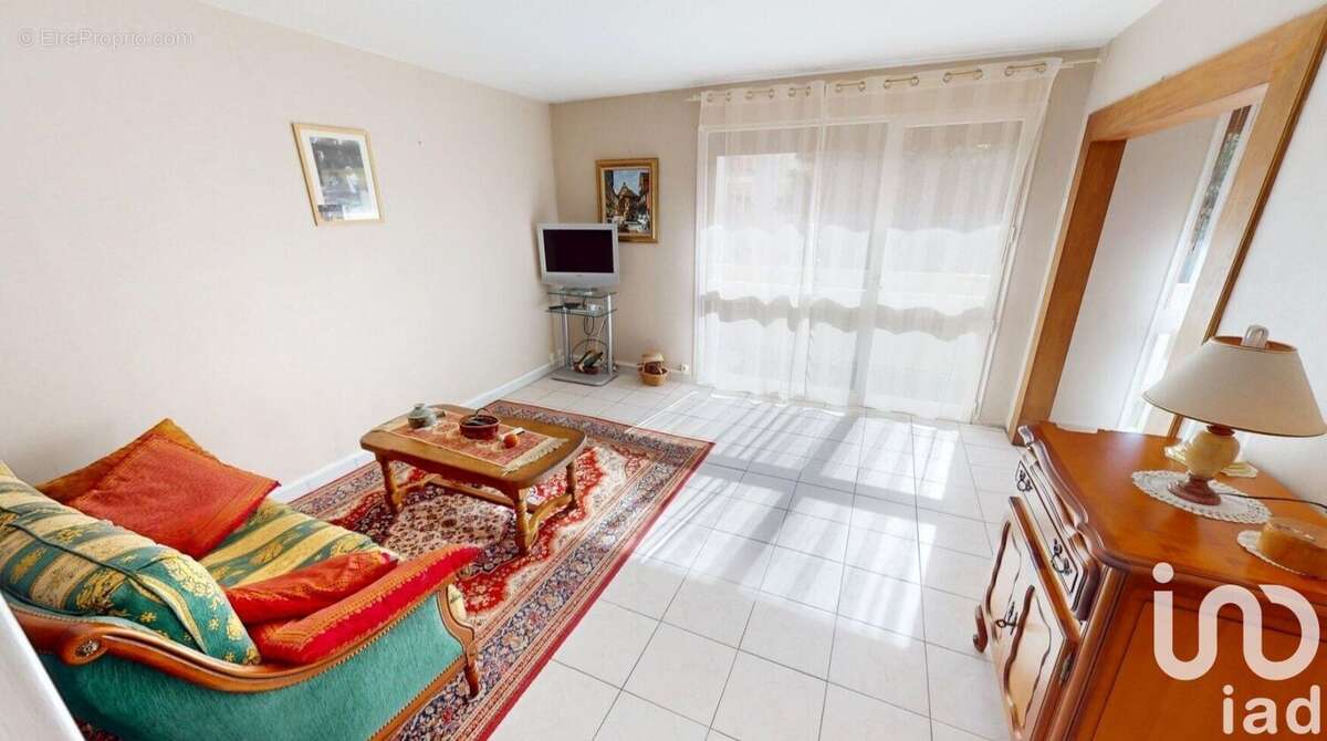 Photo 2 - Appartement à SAINT-FARGEAU-PONTHIERRY