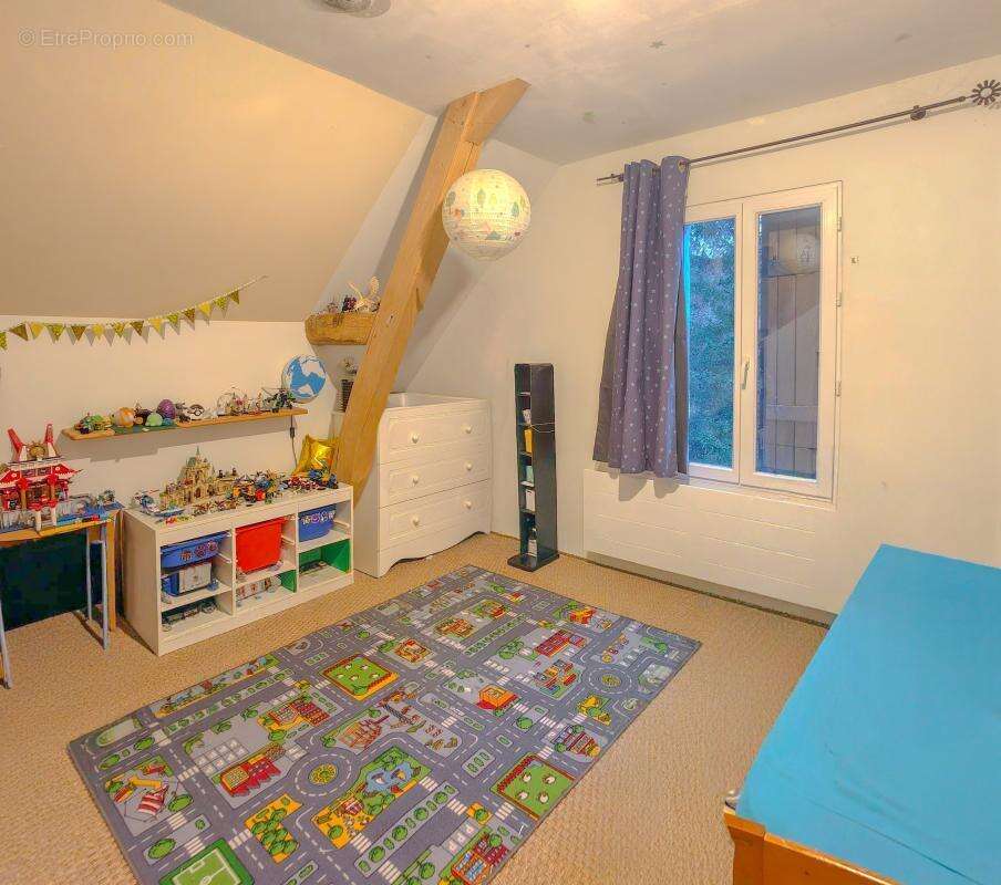 Maison à NEUILLE-PONT-PIERRE