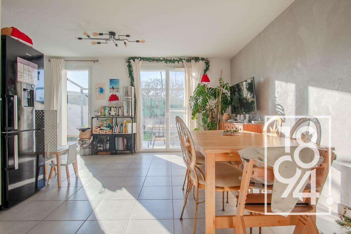 Maison à CHATEAUNEUF-LES-MARTIGUES