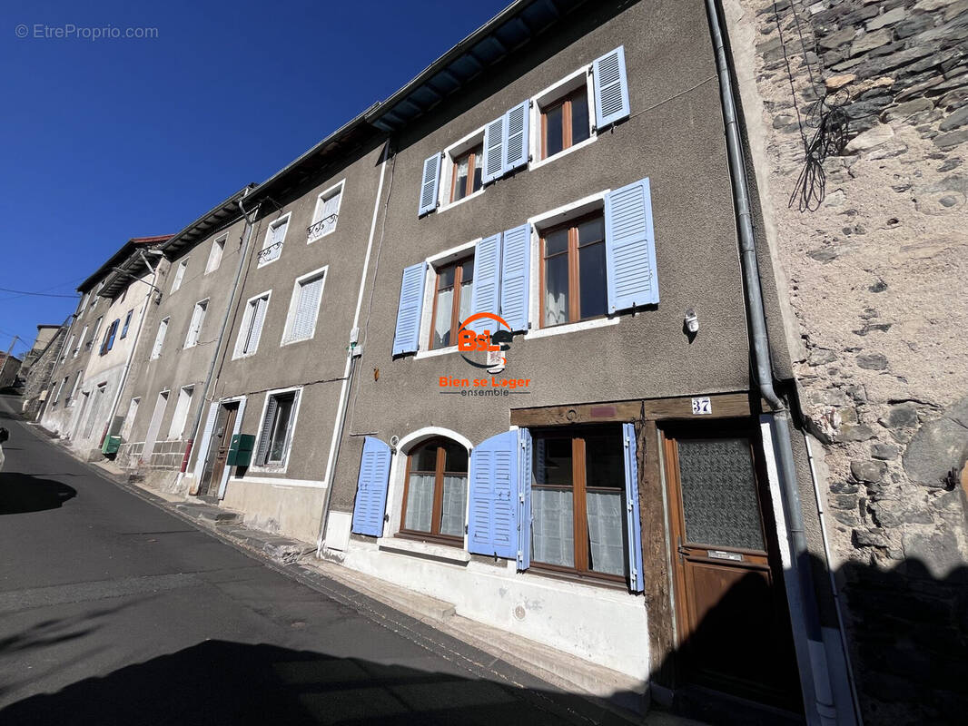 Maison à SAINT-FLOUR