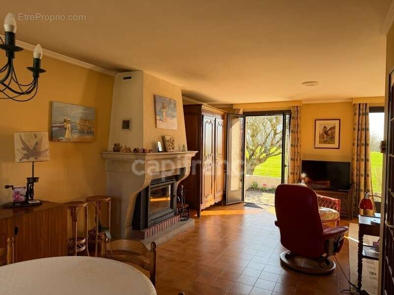 Maison à vendre 7 pièces  de 141 m2 Saint Georges sur Baulche (89) 4 chambres.  Sous sol.  Terrain 600 m2 - photo 8