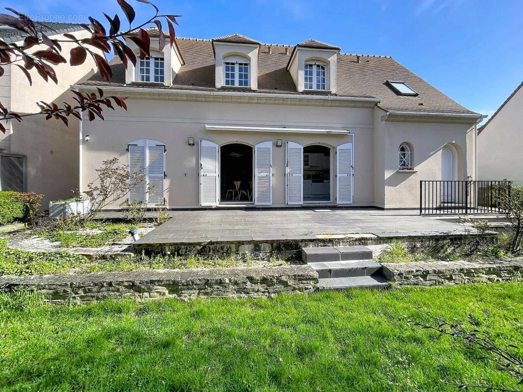 Maison à BEAUCHAMP