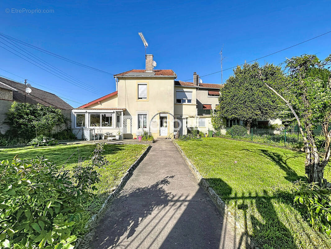 Maison à LIFFOL-LE-GRAND