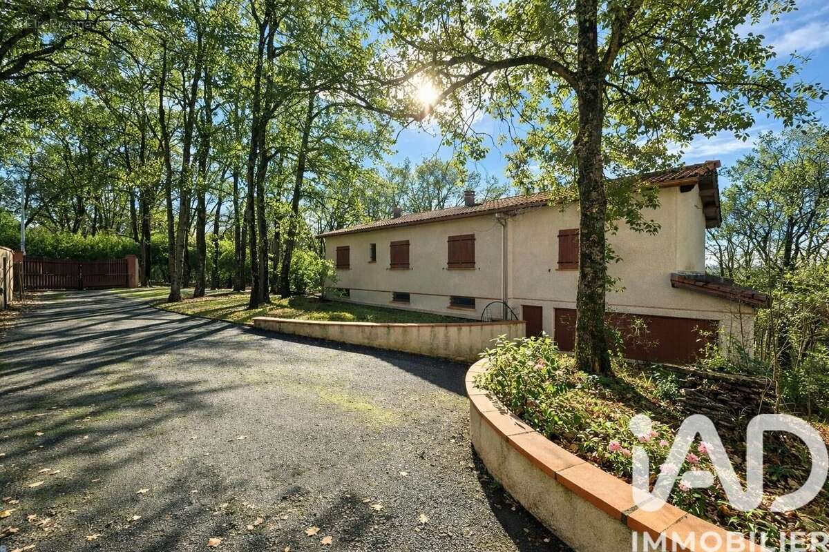 Photo 2 - Maison à SAINT-SAUVEUR