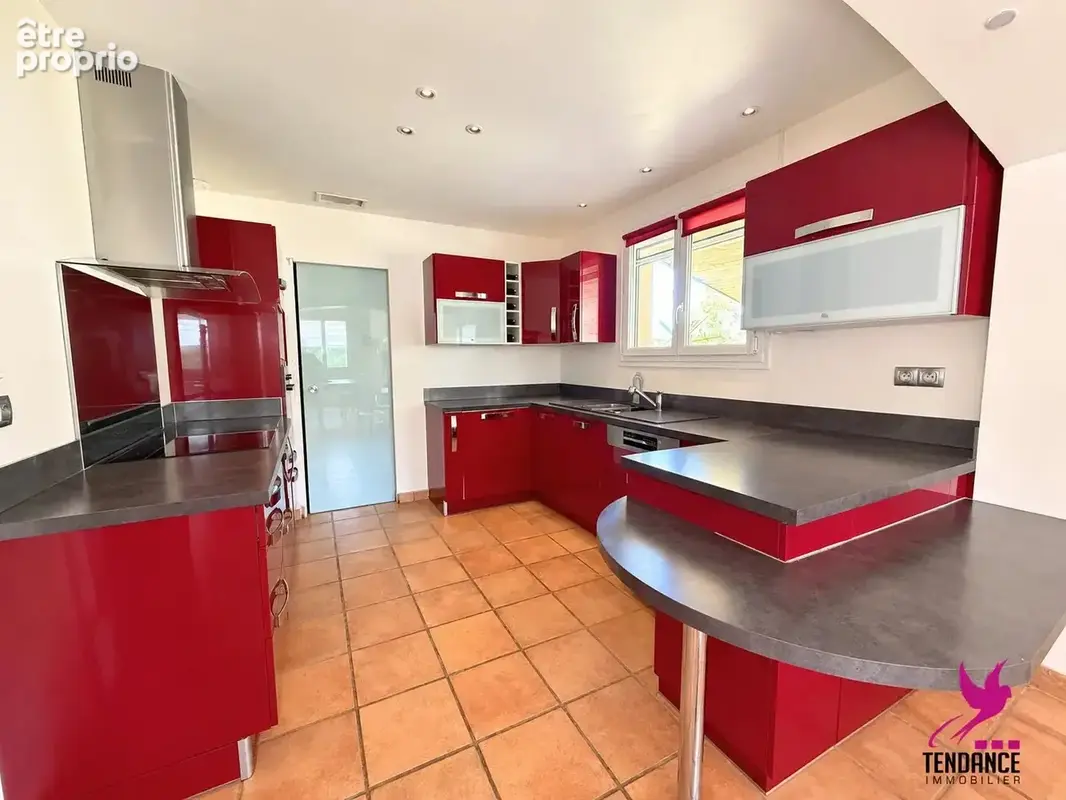 EXCLUSIVITÉ  LARRA– Maison avec jardin, piscine et  garage. - photo 5