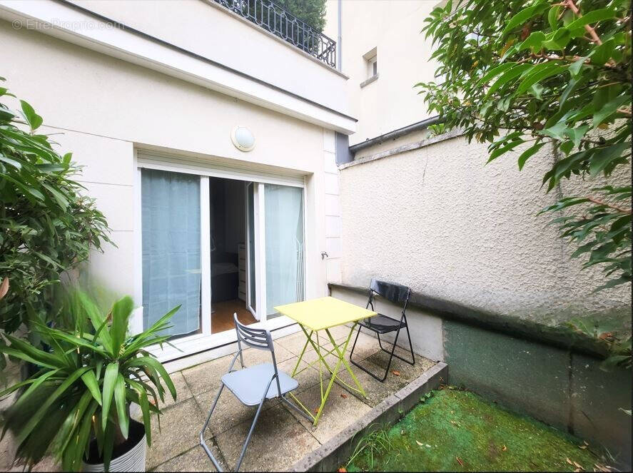 Appartement à CHARENTON-LE-PONT