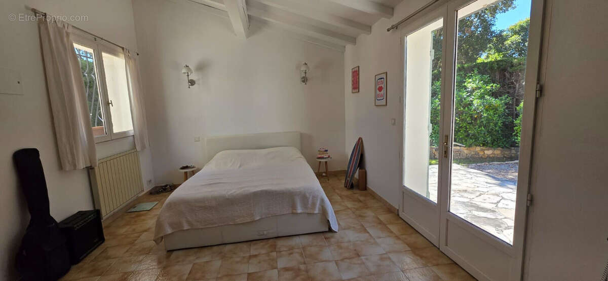 Maison à ROQUEBRUNE-SUR-ARGENS