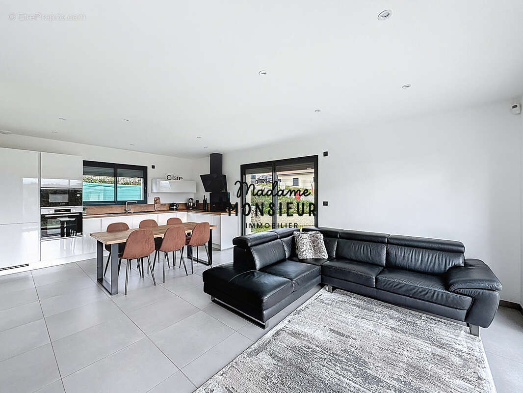 Maison à BOURGOIN-JALLIEU