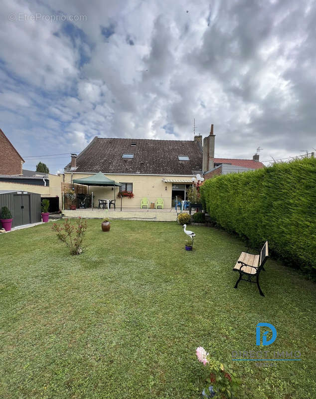 vue arrière de la maison depuis le jardin  - Maison à GOSNAY