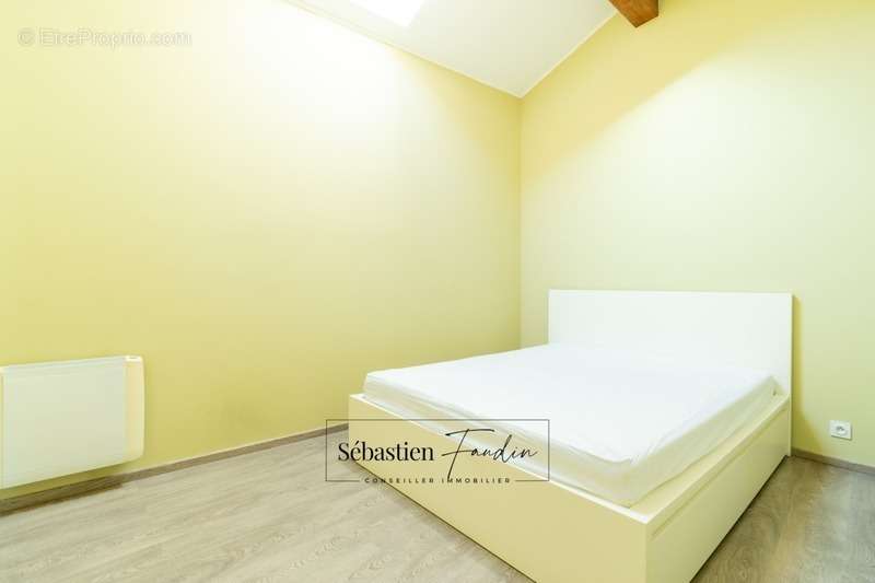 Appartement à SOLLIES-TOUCAS