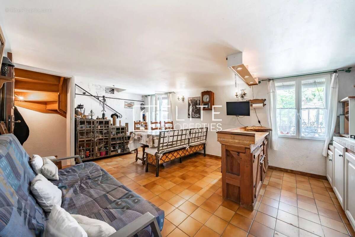 Maison à LES ADRETS-DE-L'ESTEREL