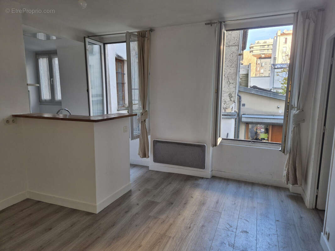 Appartement à PARIS-20E