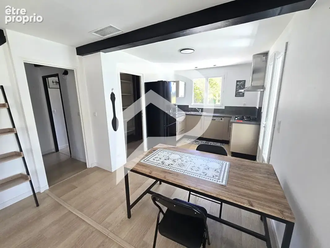 Maison 5 pièces de 130 m²  sur un terrain de 1310 m² - photo 5