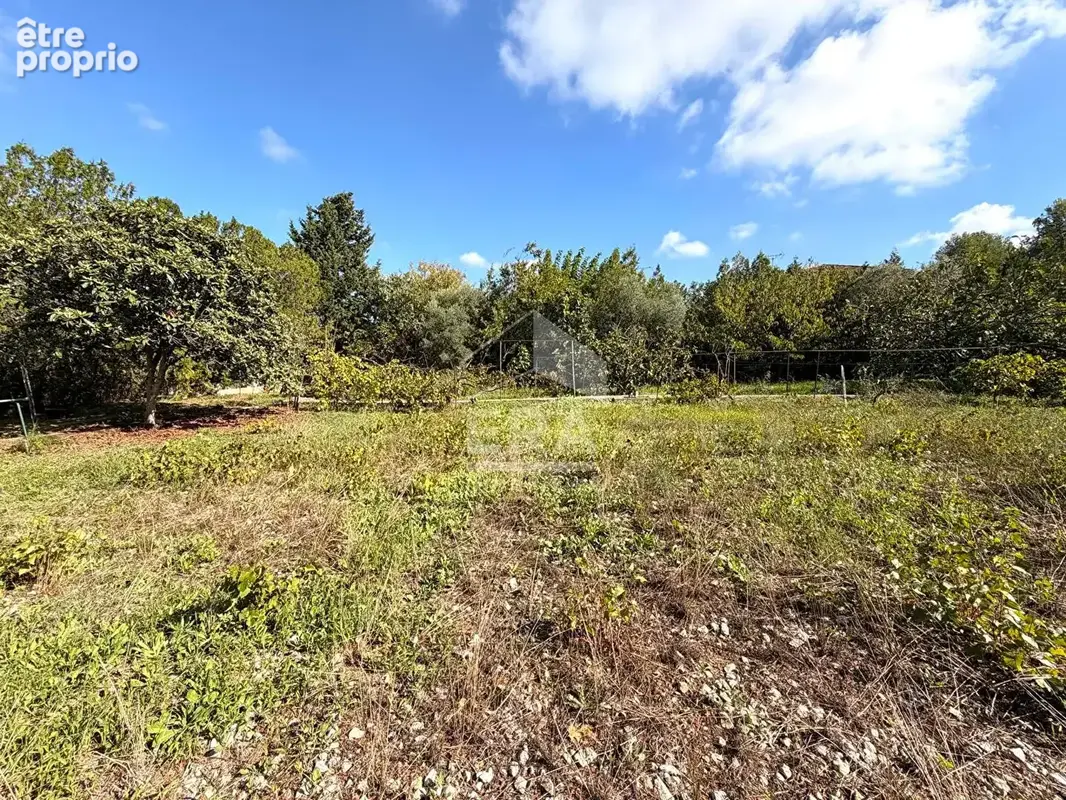 Terrain 455m² à lançon-provence - photo 2