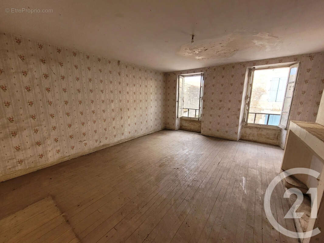 Maison à LES CABANNES