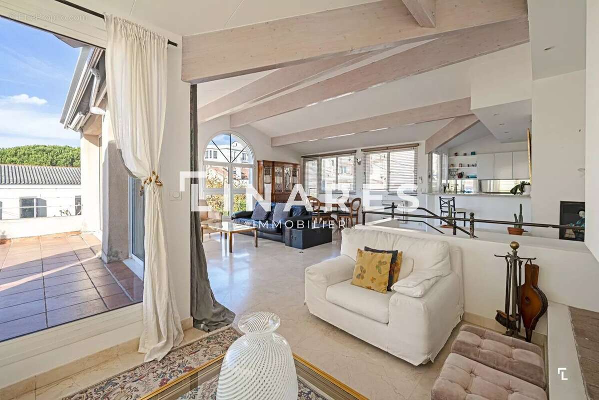 Appartement à MARSEILLE-7E