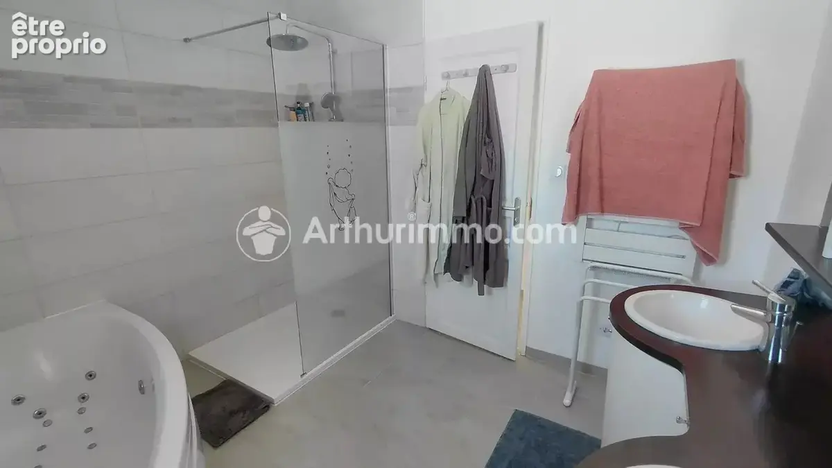 Plain-pied avec piscine - 4 ch 125 m² - photo 15