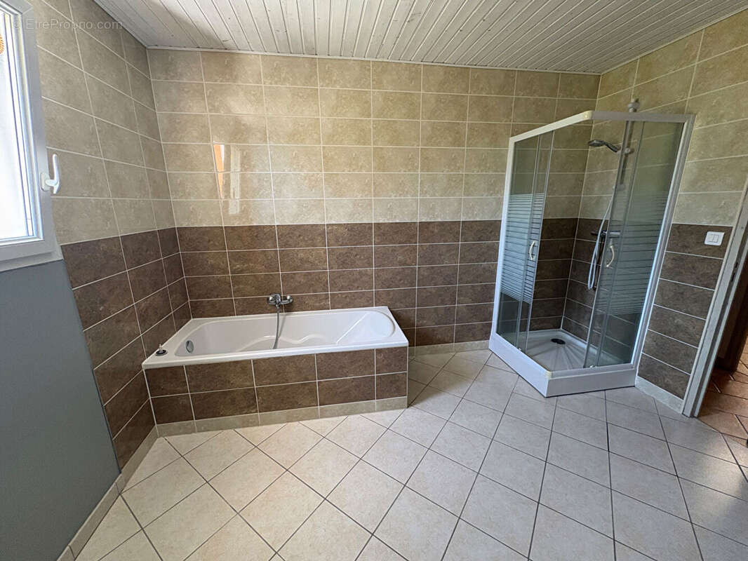 Maison 132 m² à Charnizay  - photo 10