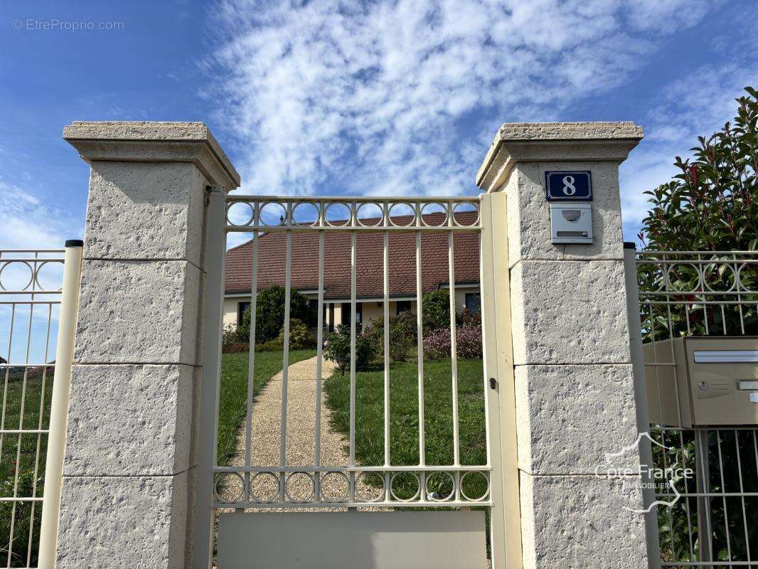 Maison à SAINT-CONSTANT