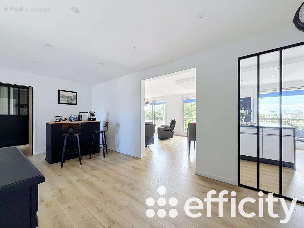 Appartement à BRON