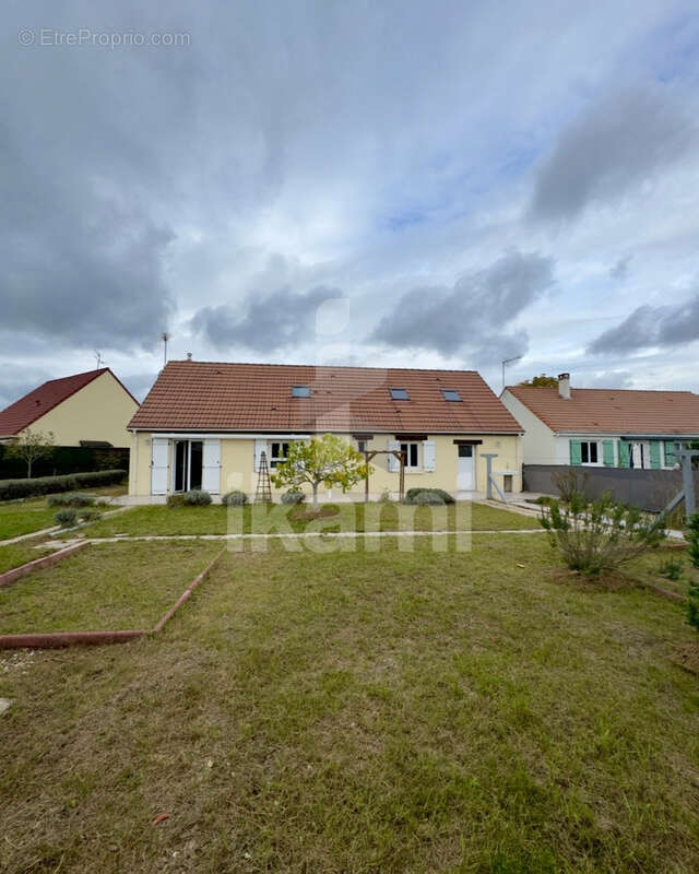 Maison à LAMOTTE-BEUVRON