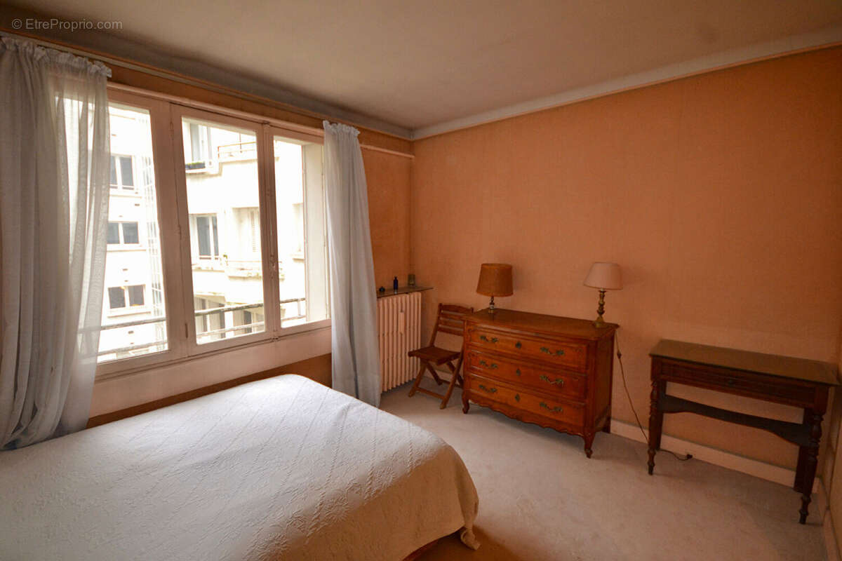 Appartement à PARIS-7E