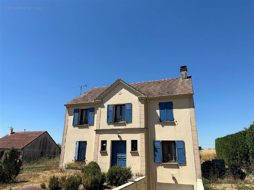 Maison à CHATEAUNEUF-EN-THYMERAIS