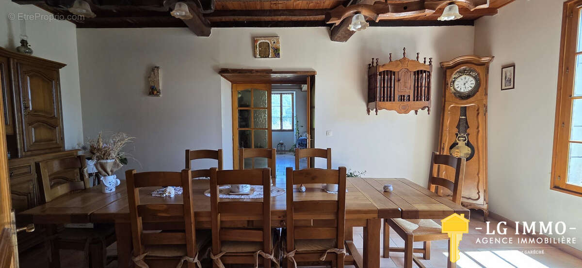 Maison charentaise 206 m2, 5 chambres, grandes dépendances, jardin - photo 6