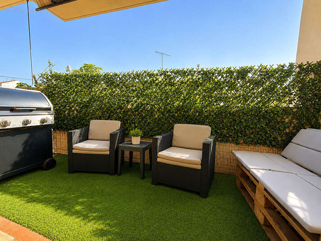 ** APPARTEMENT 3 Pièces + Balcon Exposition Sud +Loggia + Garage** (83500) LA SEYNE SUR MER **ge double et climatisation - photo 3