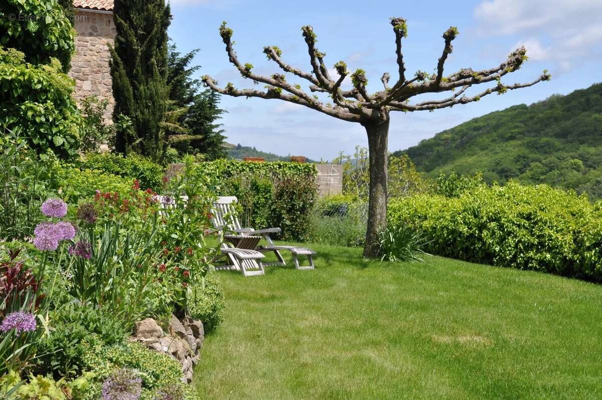 Appartement à PRIVAS