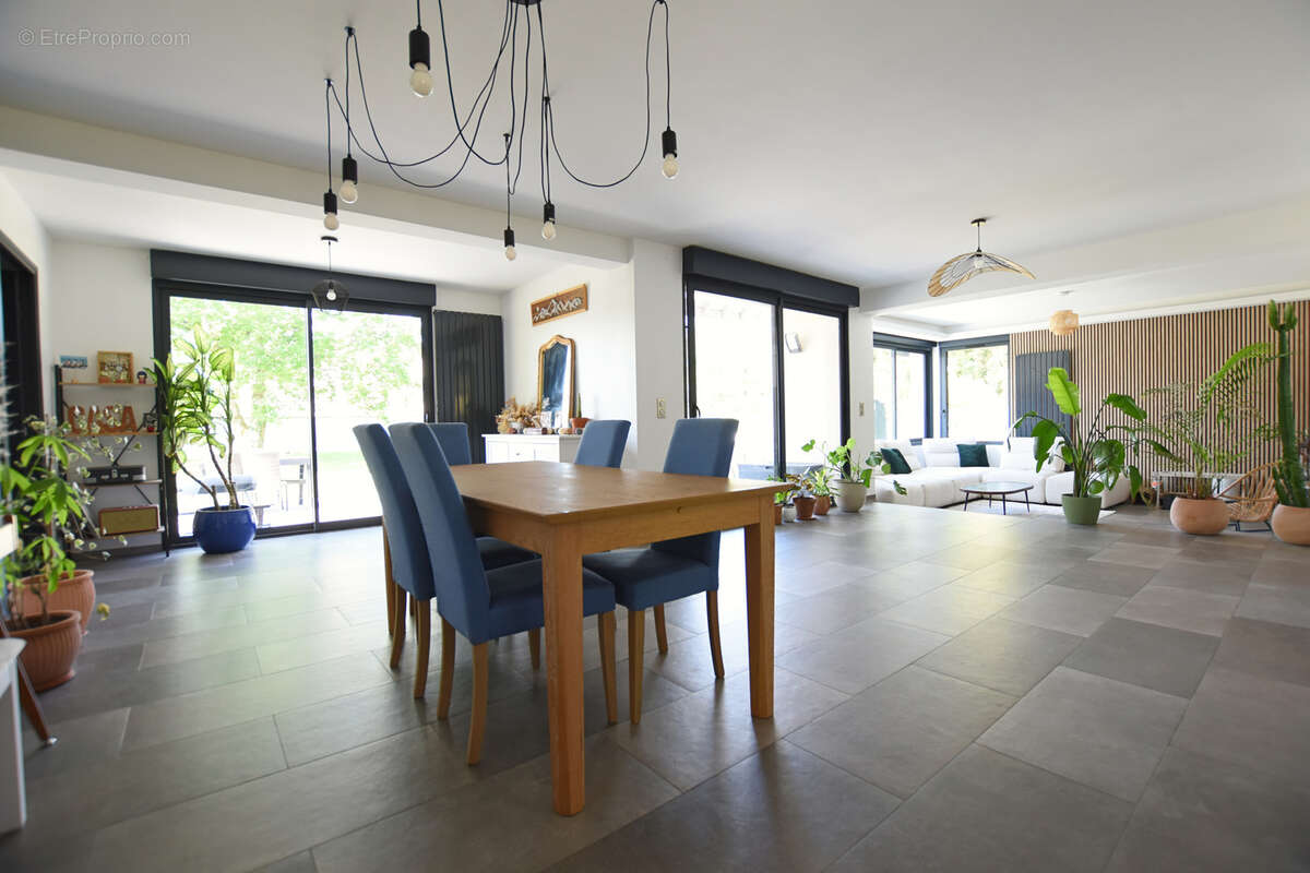 Maison à LES ESSARTS-LE-ROI