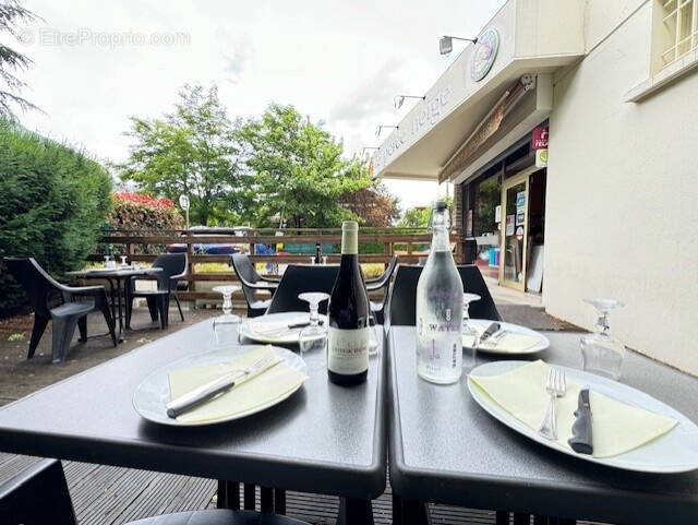 Commerce à FONTAINE