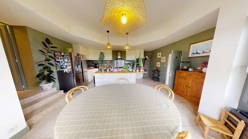 Maison à SAINT-CYR-SUR-LOIRE