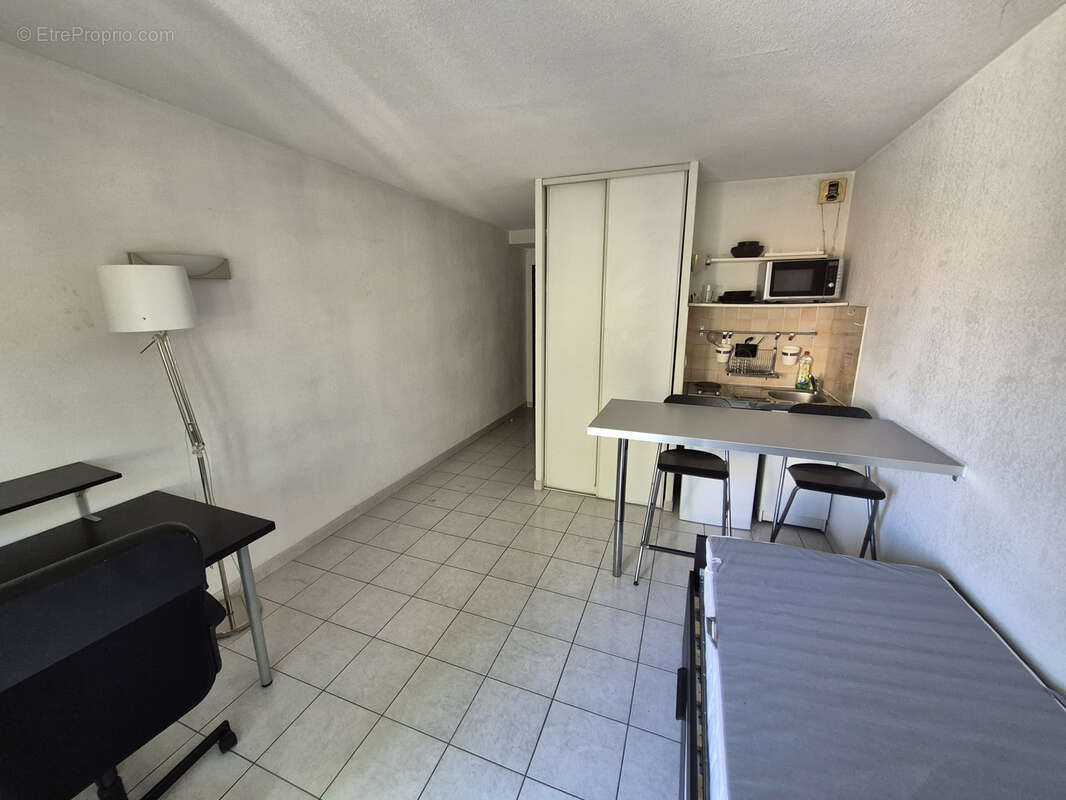 Appartement à MARSEILLE-5E