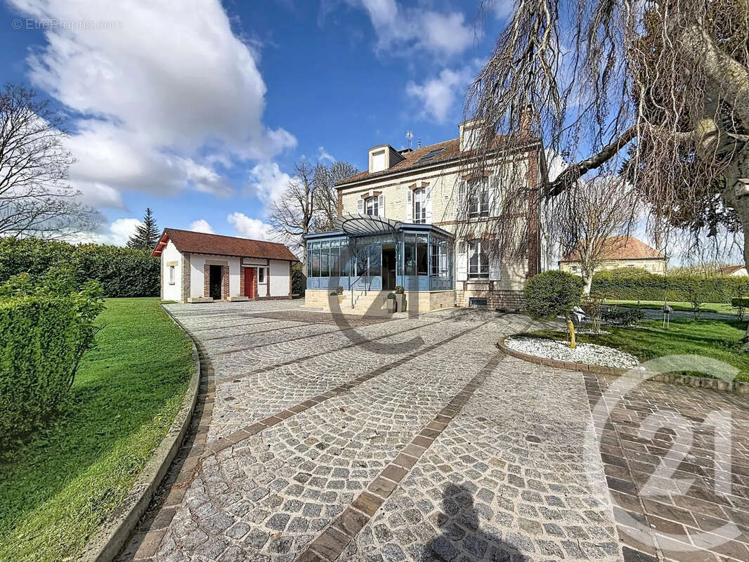 Maison à LAINES-AUX-BOIS