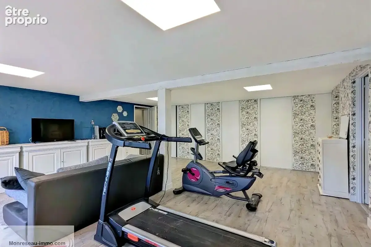10 min Chalon-sur-Saône, villa familiale 259 m², climatisée, piscine, 5 chambres. Secteur sud chalonnais, cadre campagne. - photo 14