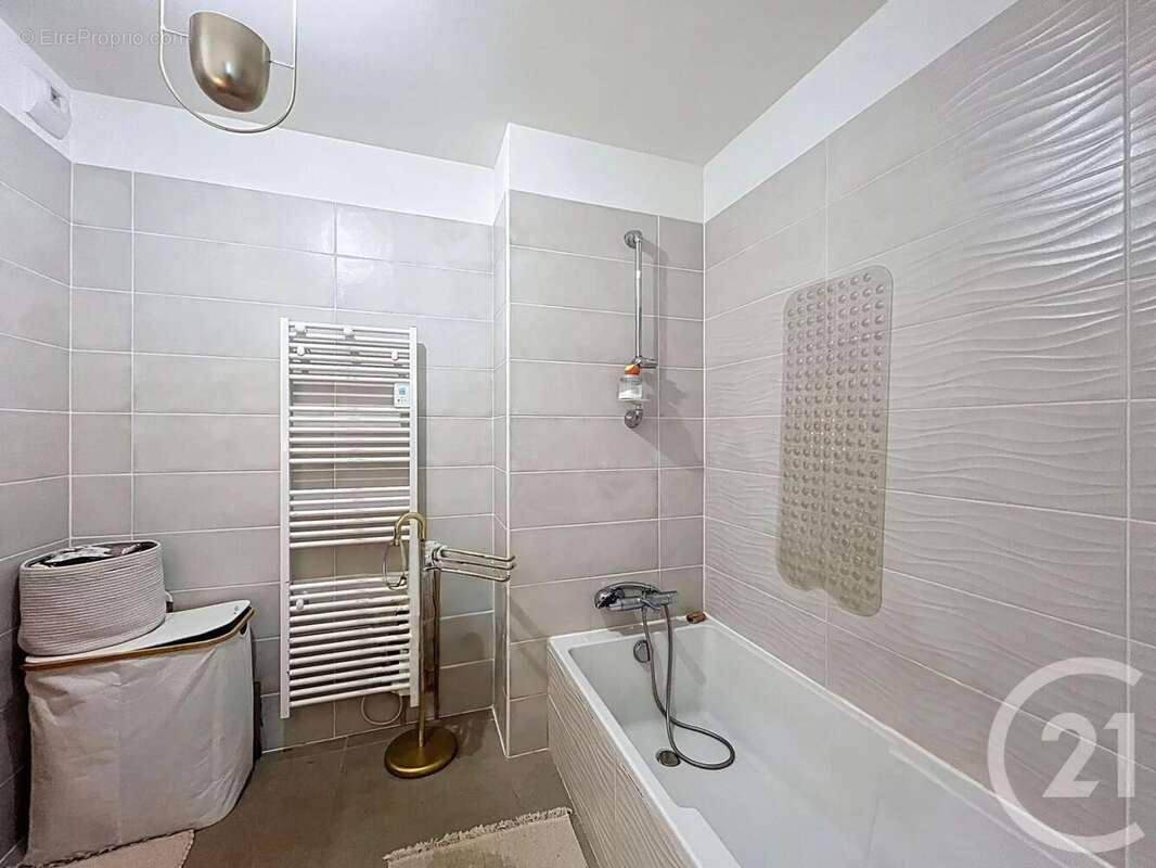 Appartement à MOUGINS