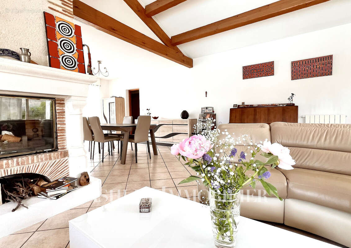 Exclusivité - à vendre 10 min de la rochelle  - maison familiale  5 chambres avec piscine et jardin2 - photo 4