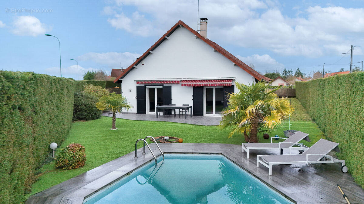 Maison à YZEURE