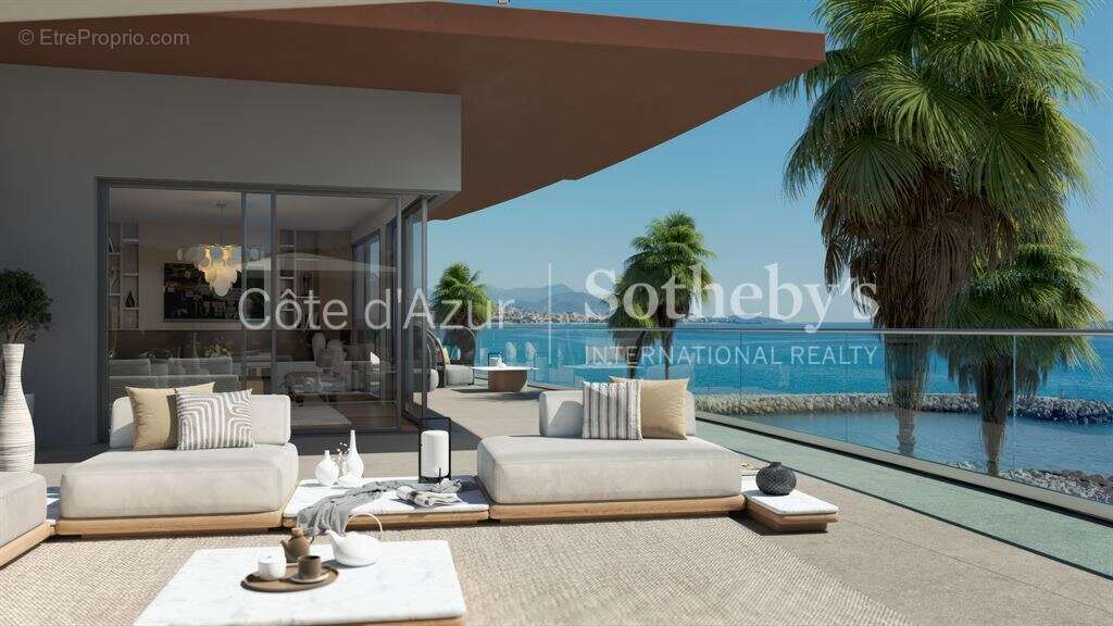 Appartement à VILLENEUVE-LOUBET