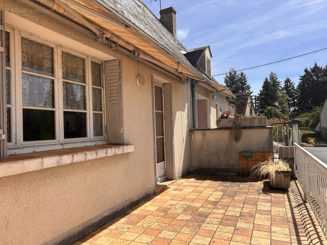 Maison à LE PONT-CHRETIEN-CHABENET