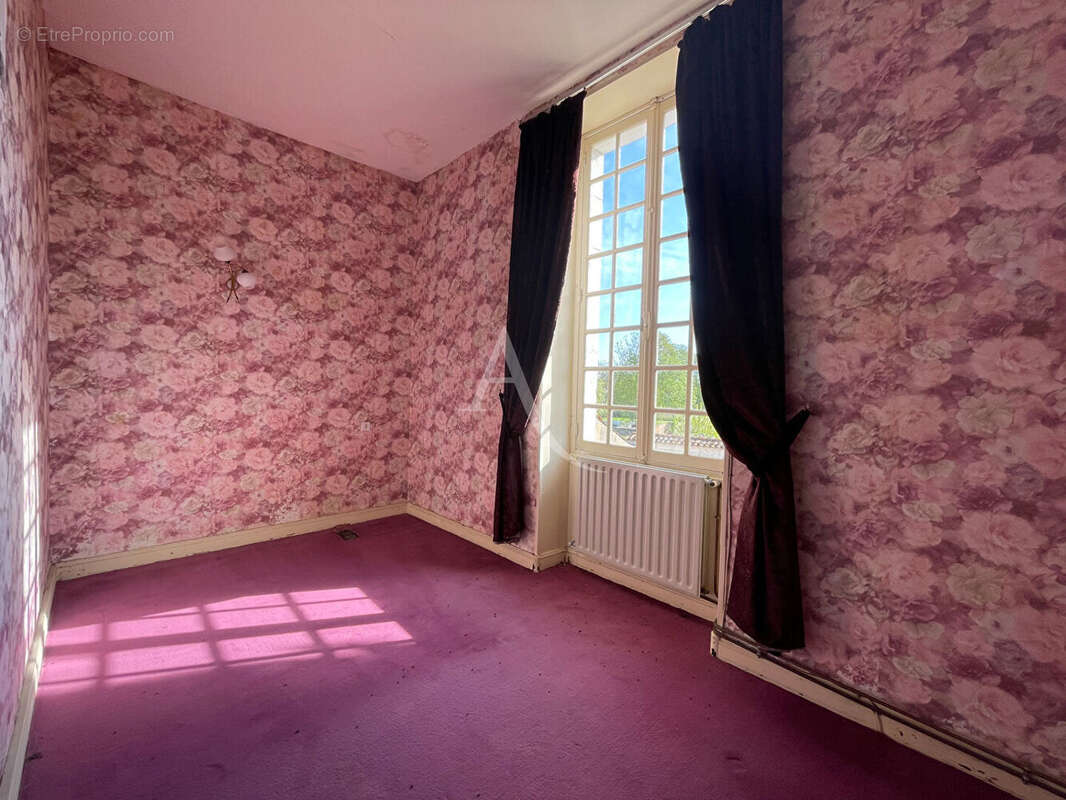 Maison à LE POIRE-SUR-VELLUIRE