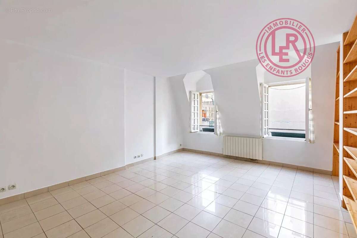Appartement à PARIS-3E