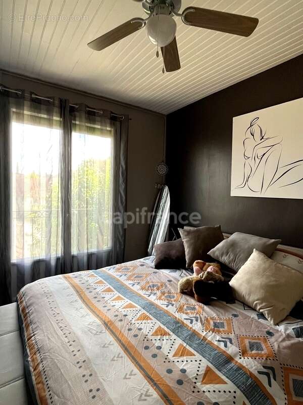 Maison de ville des années 70, 5 pièces, proche du centre ville de CONDOM (32) avec jardin, piscine et dépendances - photo 17